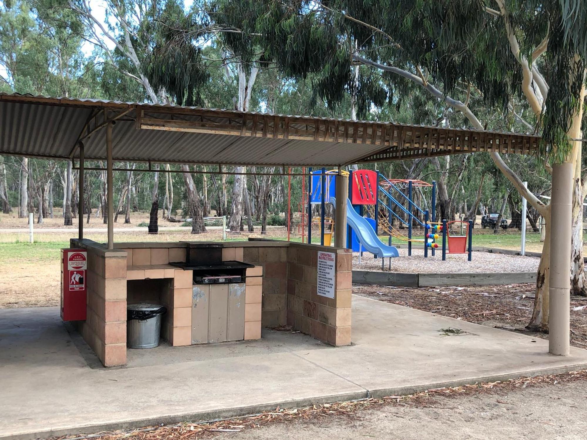 Murray River Hideaway Holiday Park Strathmerton Exterior photo